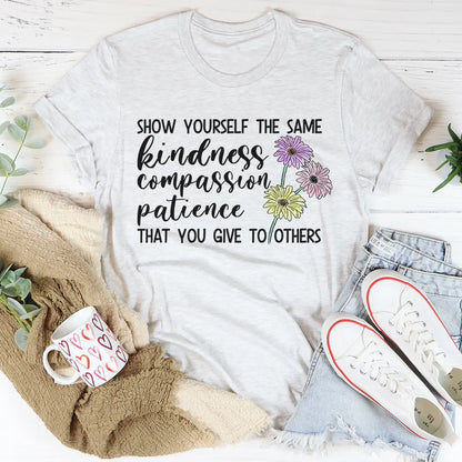 Show Yourself Kindness T-shirt – Inspirerend & Comfortabel MerchMallow