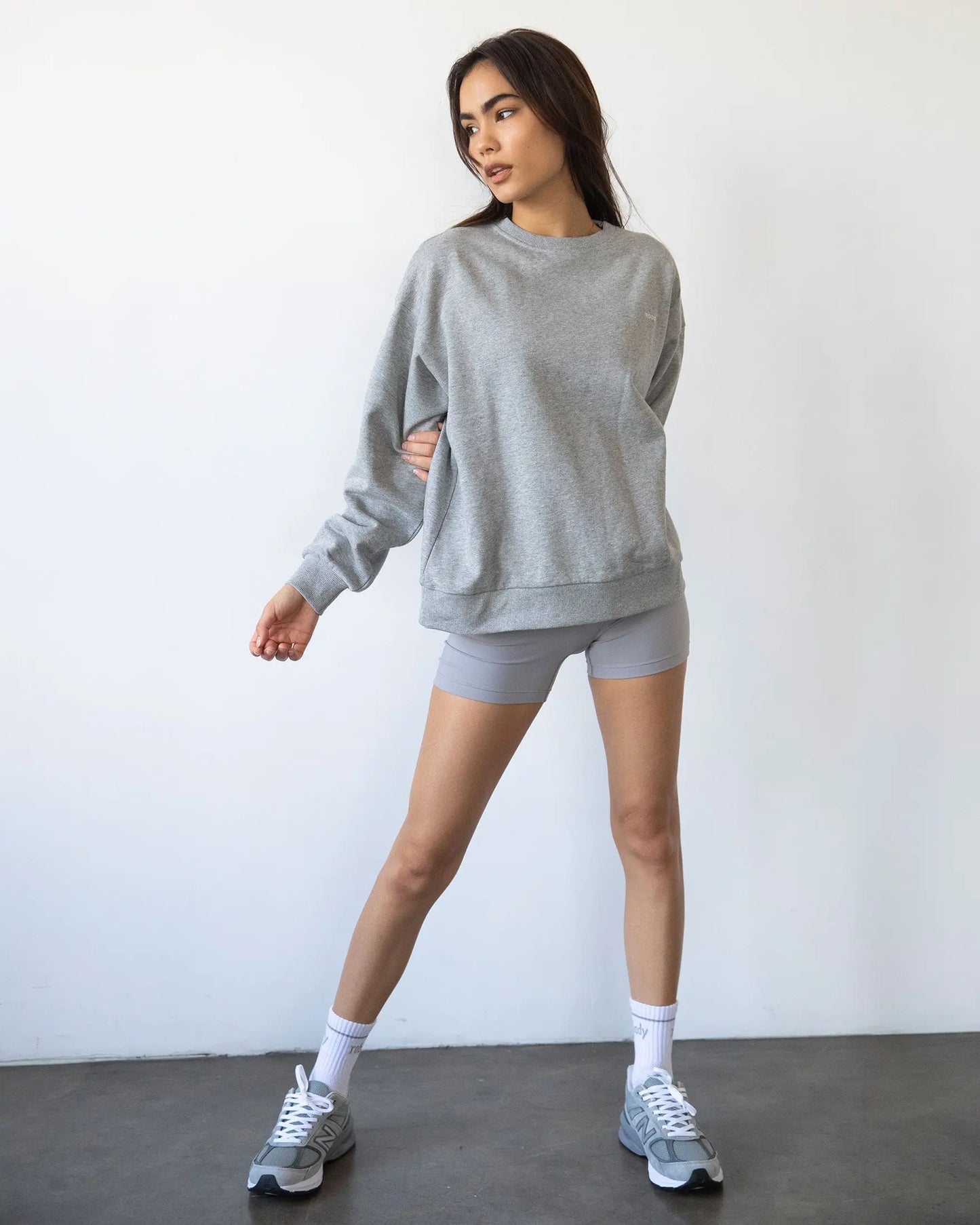 Lifestyle Sweatshirt – Oversized Fit met Tonal Embroidery Rebody