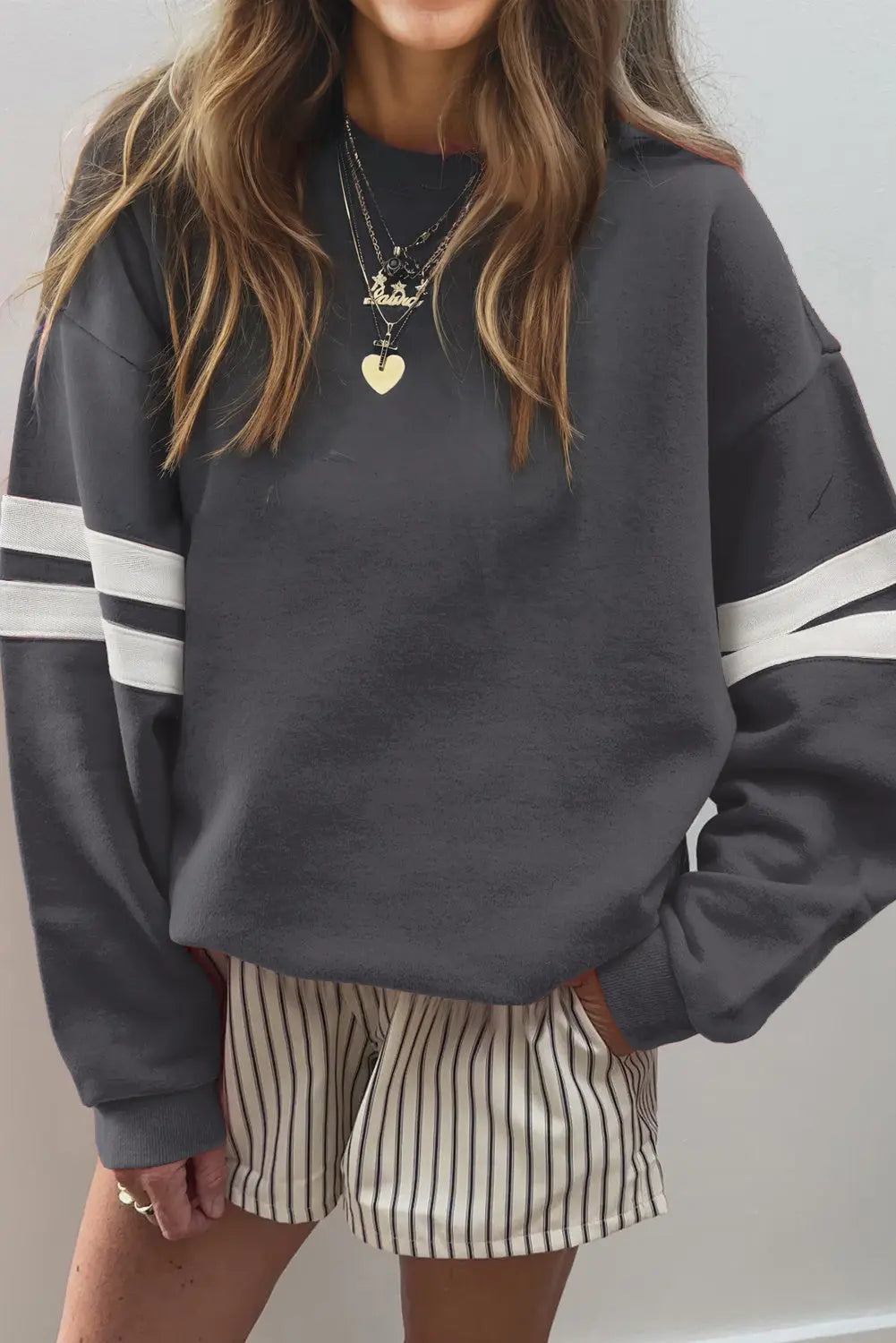 Oversized Drop-Shoulder Sweatshirt met Varsity Strepen Threaded Pear